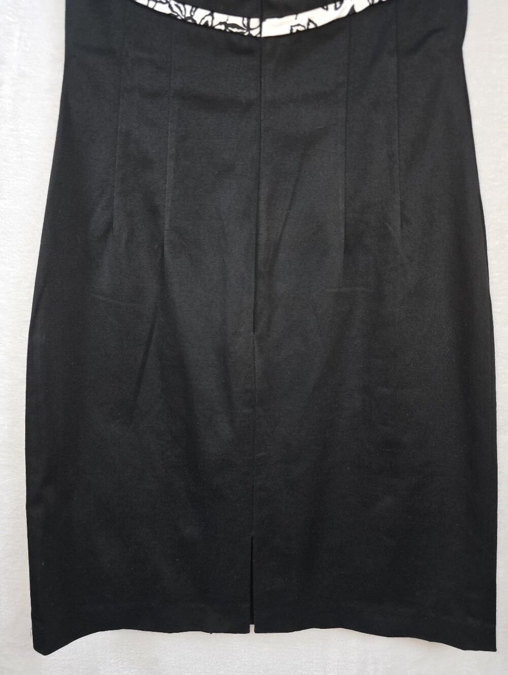 White House Black Market Black Floral Trim Strapless Cocktail Sheath Dress Sz.4 - Picture 6 of 12